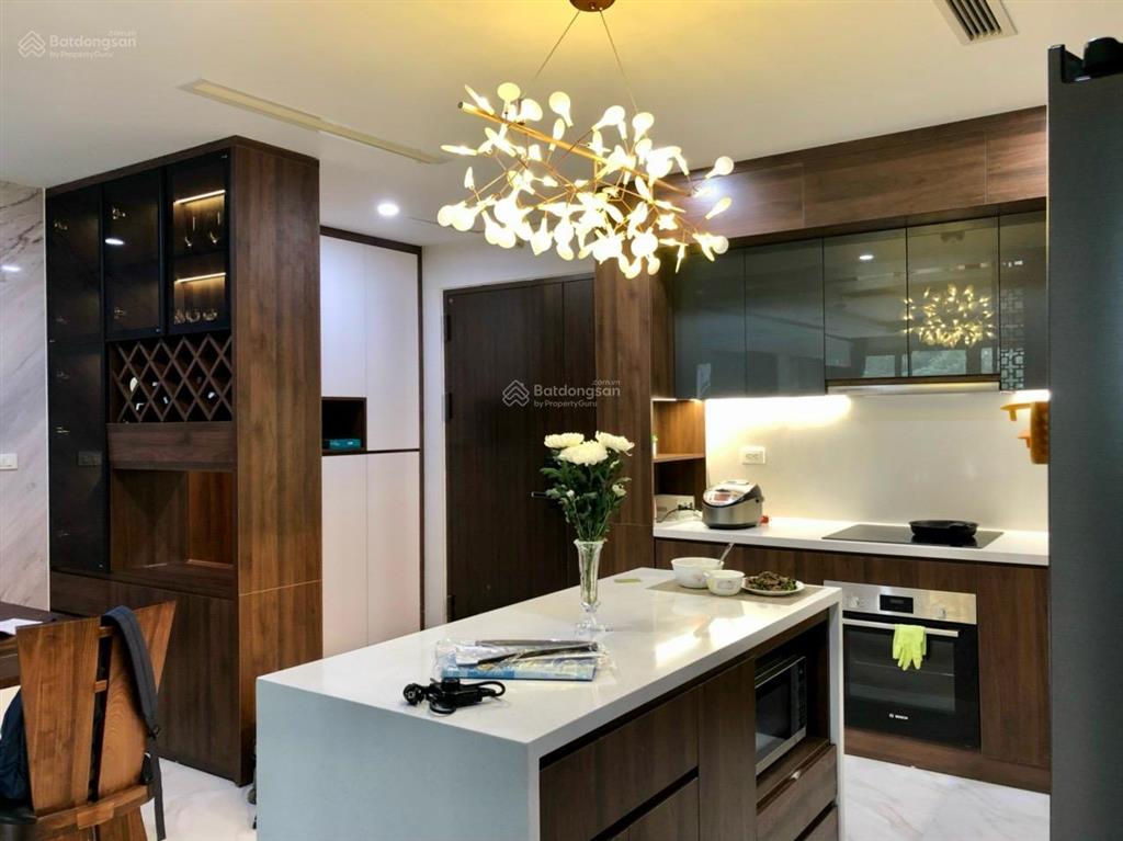 Cho thuê chcc 108m2, 3pn, đủ đồ vào ở luôn tại hong kong tower 243a đê la thành, giá 22 triệu
