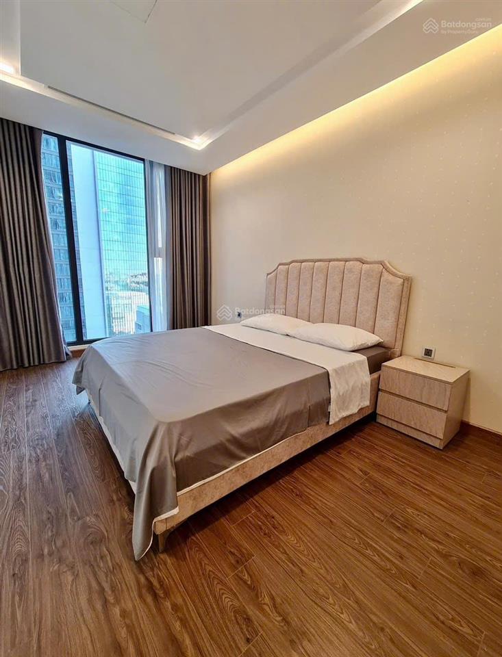 Cho thuê chcc vinhomes metropolis, 1pn, 55m2, full nội thất mới, view thoáng, có slot oto chỉ 20tr
