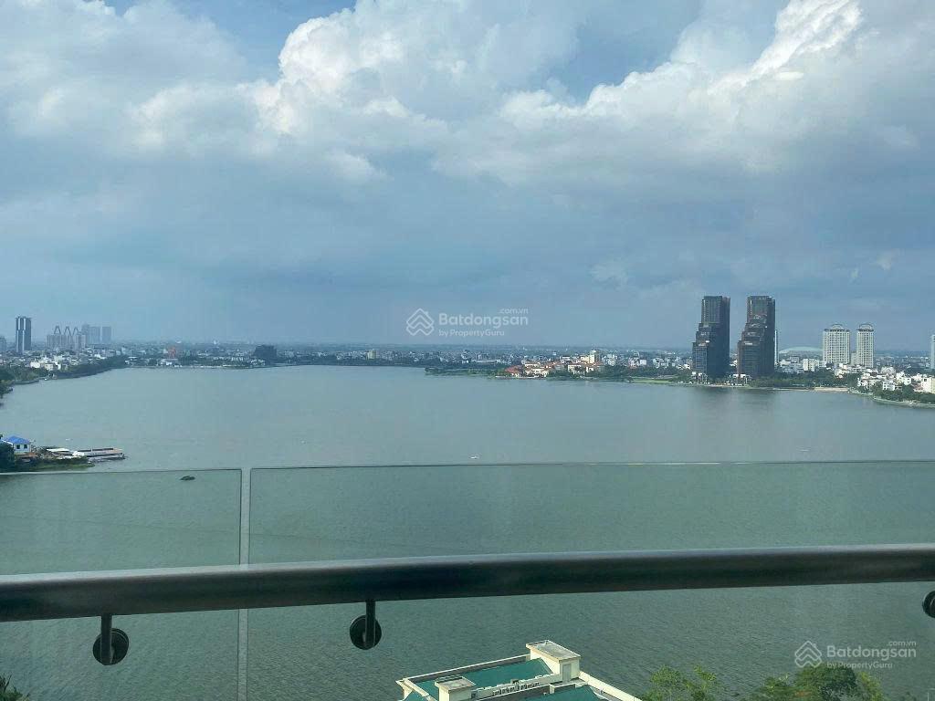 Bán gấp căn 3pn 120m2 view thẳng hồ tây full nội thất xịn ở chung cư watermark. giá chỉ 16,5 tỷ