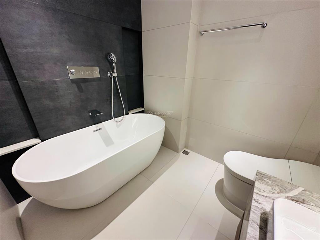 Bán chcc tại hateco laroma huỳnh thúc kháng 94m, 2pn, 12,8 tỷ, tầng cao, full nội thất xịn
