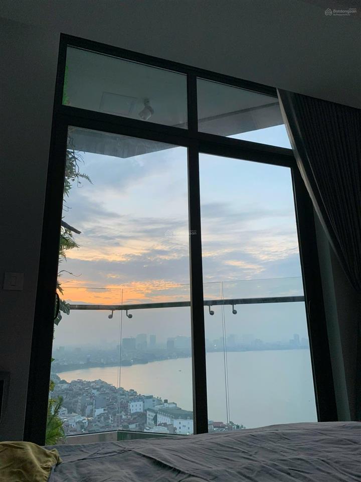 Bán gấp chung cư cao cấp sun grand city, 50m2, 1pn, tầng cao, view trọn hồ tây