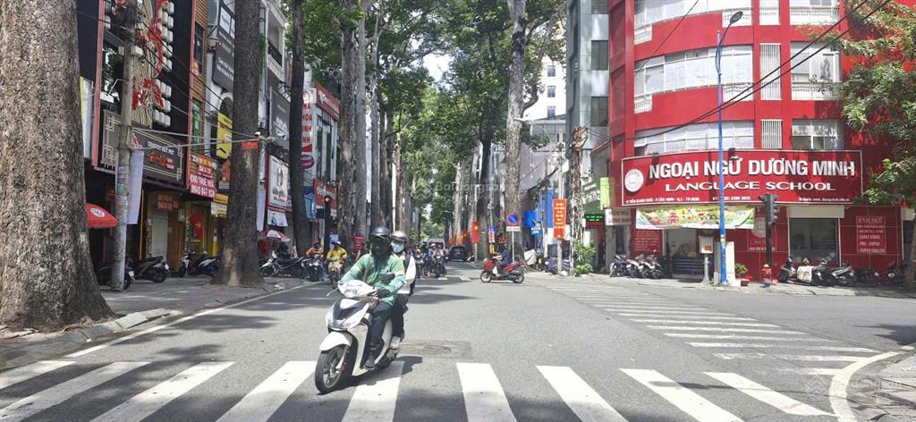 Bán nhà 3 tầng mặt tiền trung tâm q3, sát cv tao đàn, quỹ đất hiếm 232m2, pháp lý chuẩn, ngang 8m.
