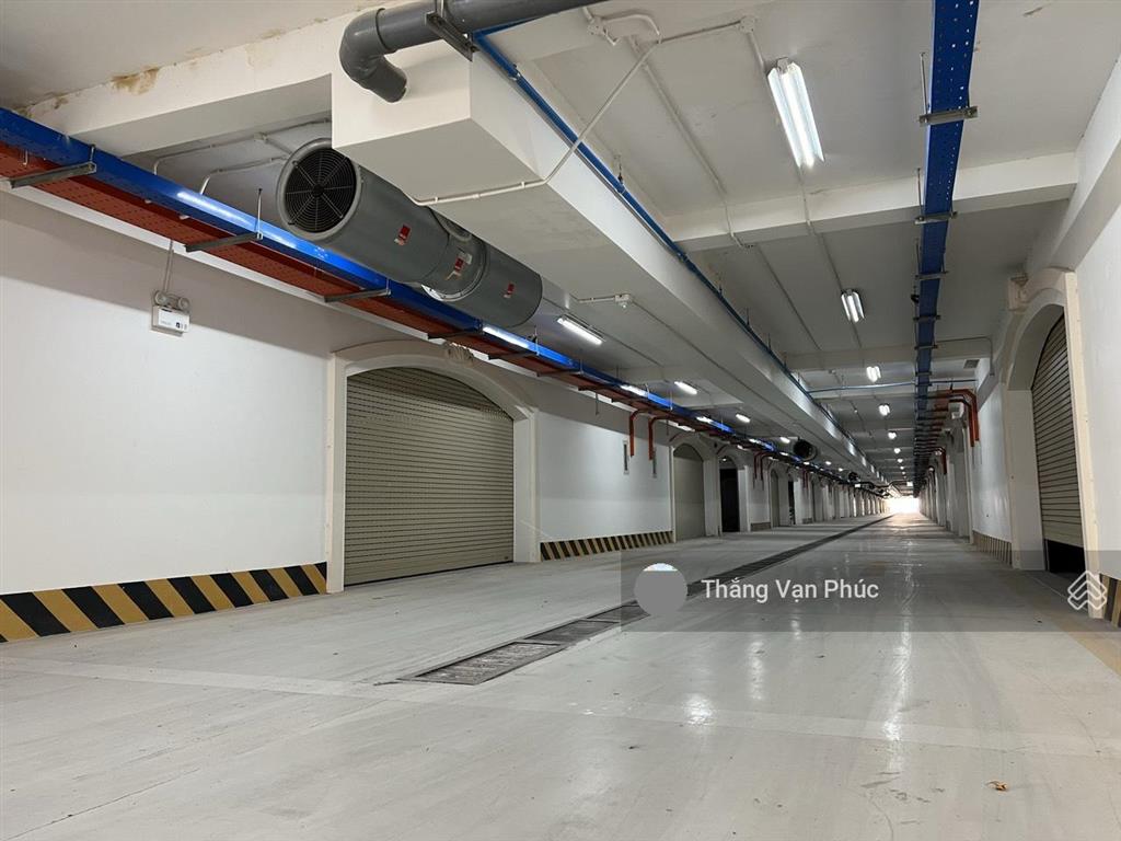 Đường 41 vạn phúc city 7x21m hầm 5 tầng, 32 tỷ 8 đường lớn 20m đối diện trường học, phố đi bộ royal