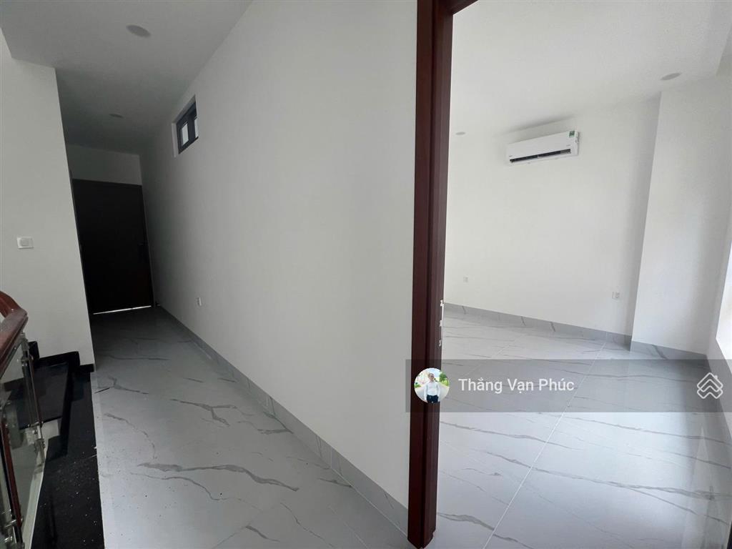 Chủ nhà cho thuê nguyên tầng mt 7m, làm văn phòng, có thang máy ban công rộng, giá 14.5 triệu/th