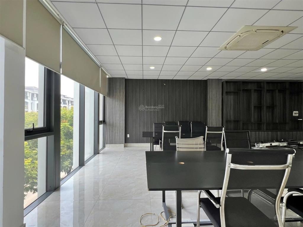 Chủ giảm còn 25 tỷ mặt tiền nguyễn thị nhung, kinh doanh tốt, giá đầu tư, shr công chứng nhanh