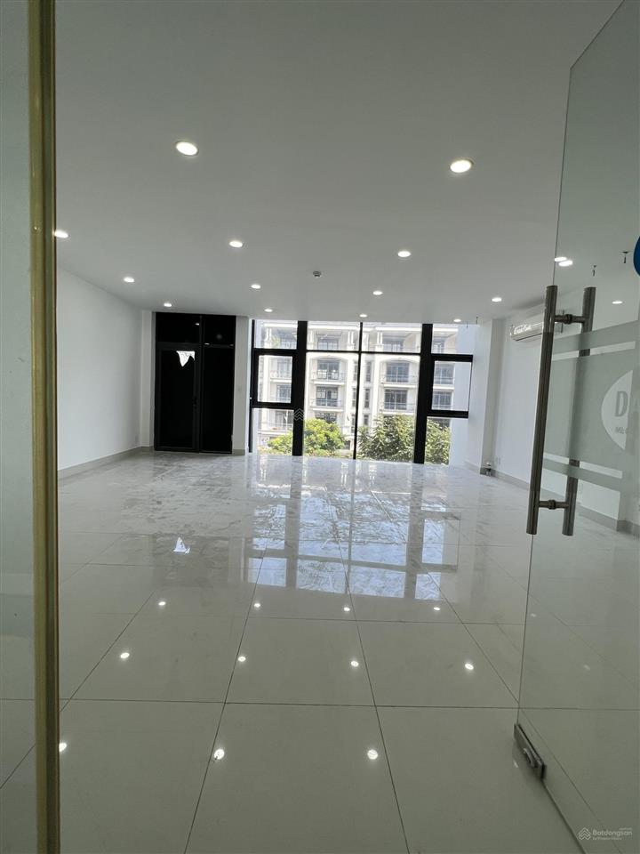 Chủ giảm còn 25 tỷ mặt tiền nguyễn thị nhung, kinh doanh tốt, giá đầu tư, shr công chứng nhanh