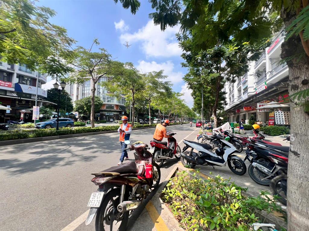 Chủ bán nhà mặt tiền nguyễn thị nhung, 6 tầng hoàn thiện 26 tỷ 500, kinh doanh tốt, vị trí đẹp nhất