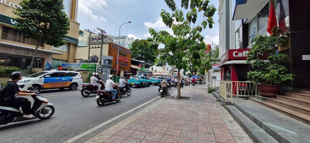 Quận 3, bán nhà mt nguyễn thông, góc ngã 4, khu vực hiếm 230m2, ngang 8m, pháp lý chuẩn.