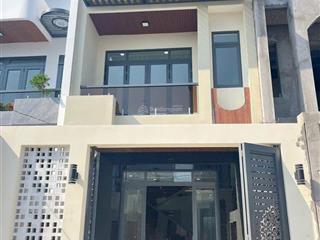 Nhà chợ bình chánh giá full 2.5 tỉ 1 trệt 1 lầu 4pn