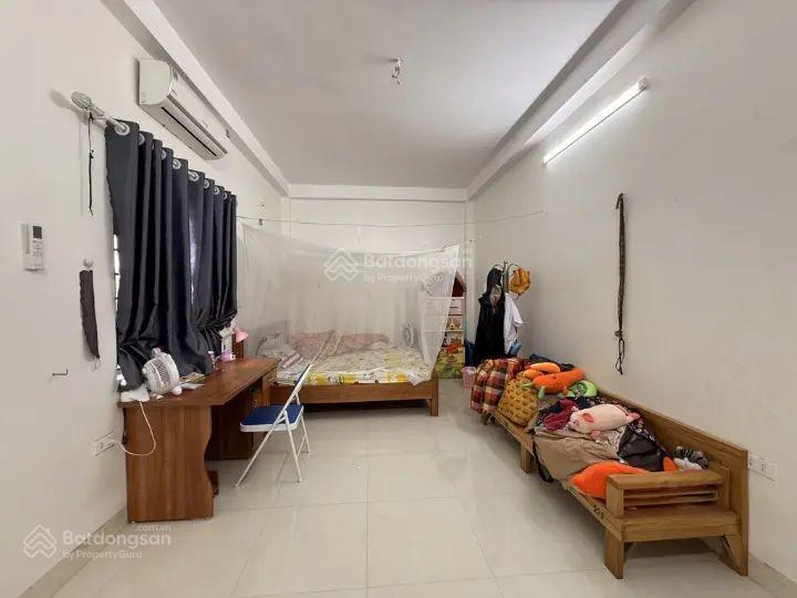 * tài chính 5 tỷ có ngay nhà đẹp 4 tầng mới kính coong.
* diện tích 65 m2 ô tô đỗ cửa, ngõ thông