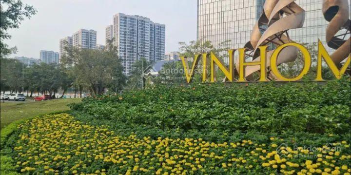 * tài chính 5 tỷ có ngay nhà đẹp 4 tầng mới kính coong.
* diện tích 65 m2 ô tô đỗ cửa, ngõ thông