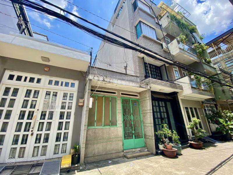 Bán nhà nát cmt8 quận 10 giáp quận 3 diện tích 54m2 hẻm 5m chỉ hơn 150tr/m2