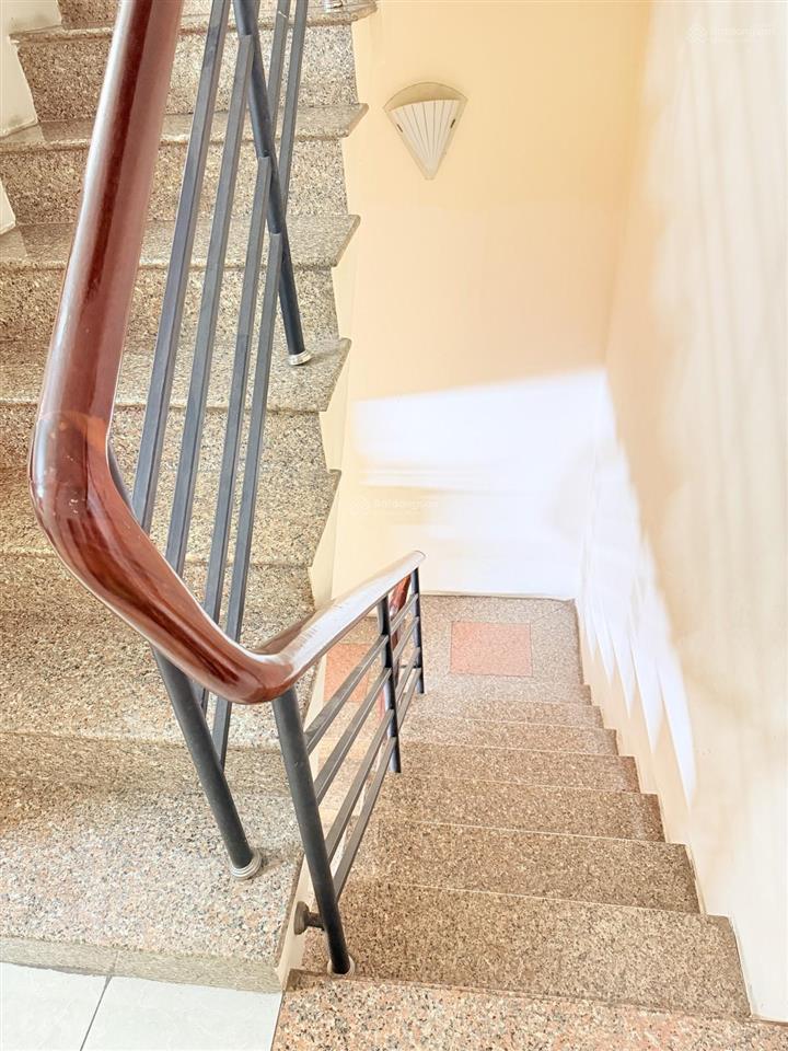 Bán nhà 3 tầng 730 lạc long quân tb giáp quận 10 dt 48m2 4pn chỉ hơn 6 tỷ thương lượng