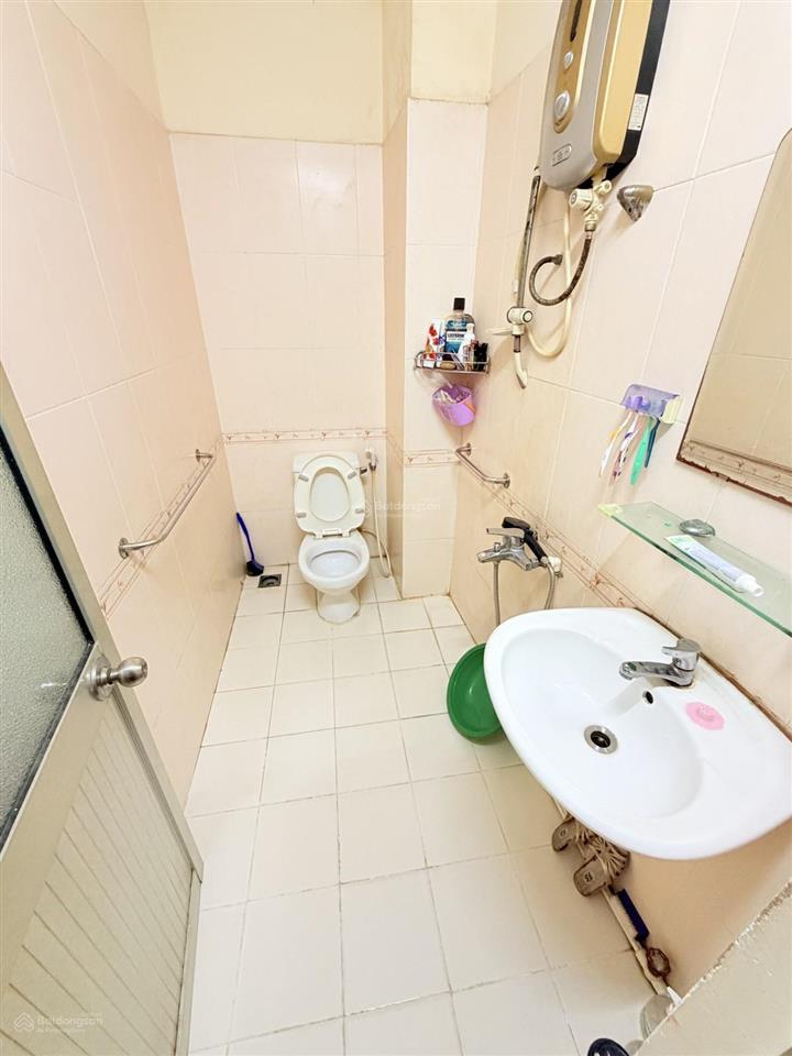 Bán nhà 3 tầng 730 lạc long quân tb giáp quận 10 dt 48m2 4pn chỉ hơn 6 tỷ thương lượng