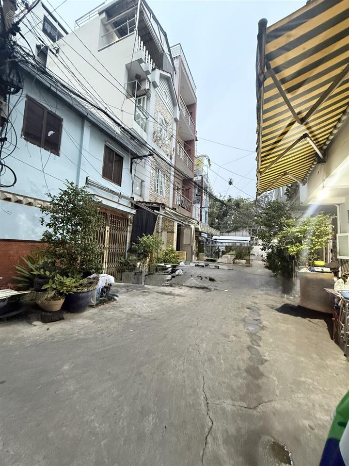 Bán nhà 5 tầng lý thường kiệt quận 10 ngang 5m chỉ ~6,2t thương lượng.