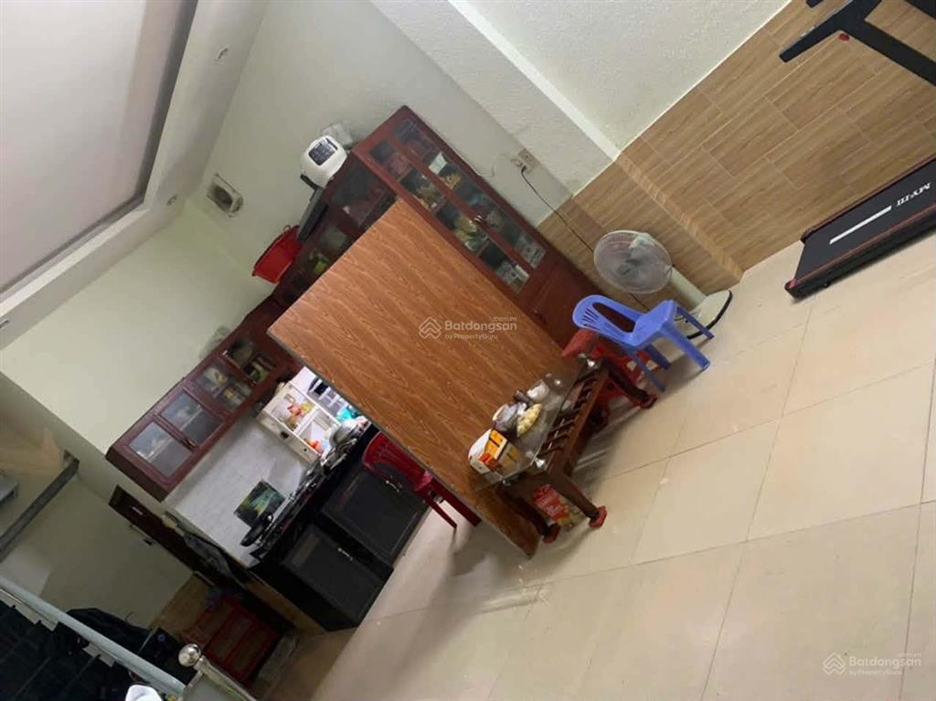 Bán nhà 2 tầng quận 3 lê văn sỹ, dt 33m2 2pn hẻm 4m chỉ 5 tỷ yếu