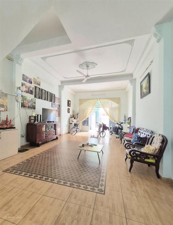Bán nhà tân bình diện tích lớn 86m2 2 tầng ngay etown cộng hòa chỉ hơn 100tr/m2 3 căn ra hẻm oto