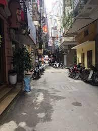 Bán lô đất ngõ phố nguyễn chánh dt 49m2, mt 4.6m, ngõ xe máy tránh, cách ôtô 40m, gía 9.7 tỷ