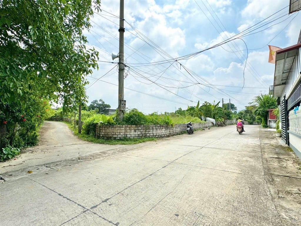 Lô góc hàng hiếm 1850m2 bám trục chính đường rộng 8m tại thôn suối sếu, xã nhuận trạch, giáp khu cn