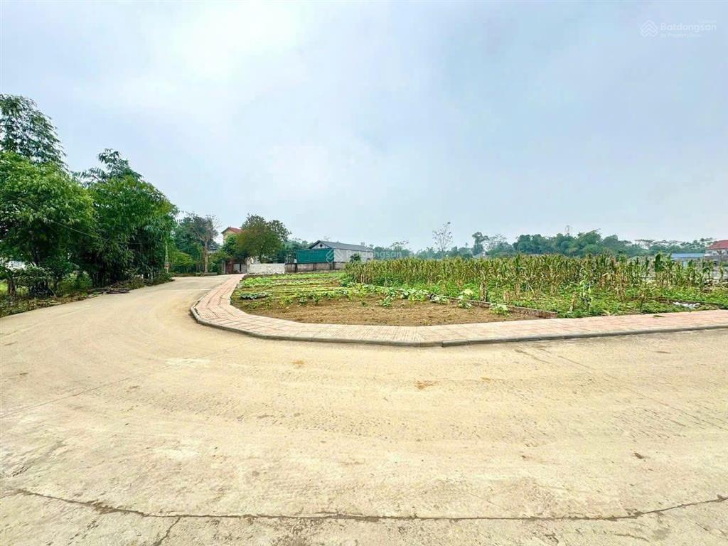 Chủ đất cắt lỗ sâu 300tr, bán giá 2 tỷ mảnh đất lô góc 163m đối diện khu công nghiệp nhuận trạch