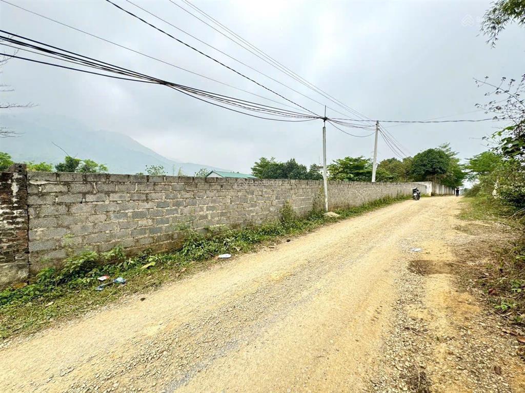 Lô góc 909m ngay cạnh khu nghỉ dưỡng satoyama tại cư yên, lương sơn cũ ( nay là liên sơn, phú thọ)