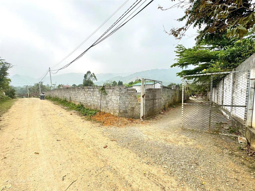 Lô góc 909m ngay cạnh khu nghỉ dưỡng satoyama tại cư yên, lương sơn cũ ( nay là liên sơn, phú thọ)