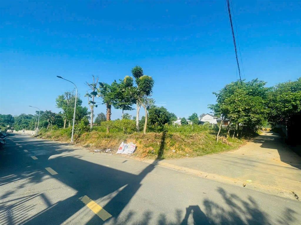 Lô góc 2227m, mặt tiền chính rộng 45m bám đường trục chính aphan 12m tại cư yên, lương sơn,hòa bình