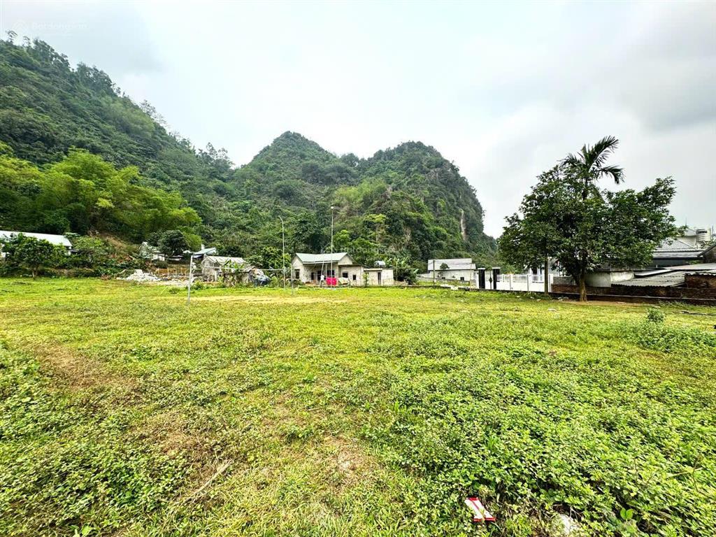 Lô góc 3277m2 gần dự án lasaveur, view núi non bao quanh rất đẹp làm nghỉ dưỡng, giá rẻ hơn 3tr/m2
