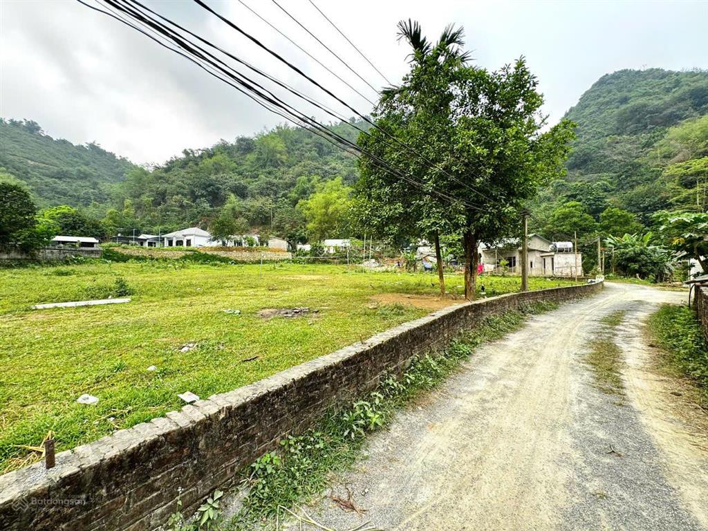 Lô góc 3277m2 gần dự án lasaveur, view núi non bao quanh rất đẹp làm nghỉ dưỡng, giá rẻ hơn 3tr/m2