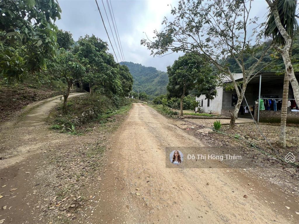 Một lô góc hiếm có 1237m bám trục chính liên xã đường sắp đổ nhựa tại cao sơn, lương sơn giá 2,1tr