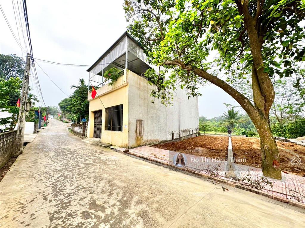 Bán gấp 104m2 nằm trong khu dân cư giàu có tại thôn xuân thủy, cách ql21a 150m, giá chỉ 2,9 tỷ