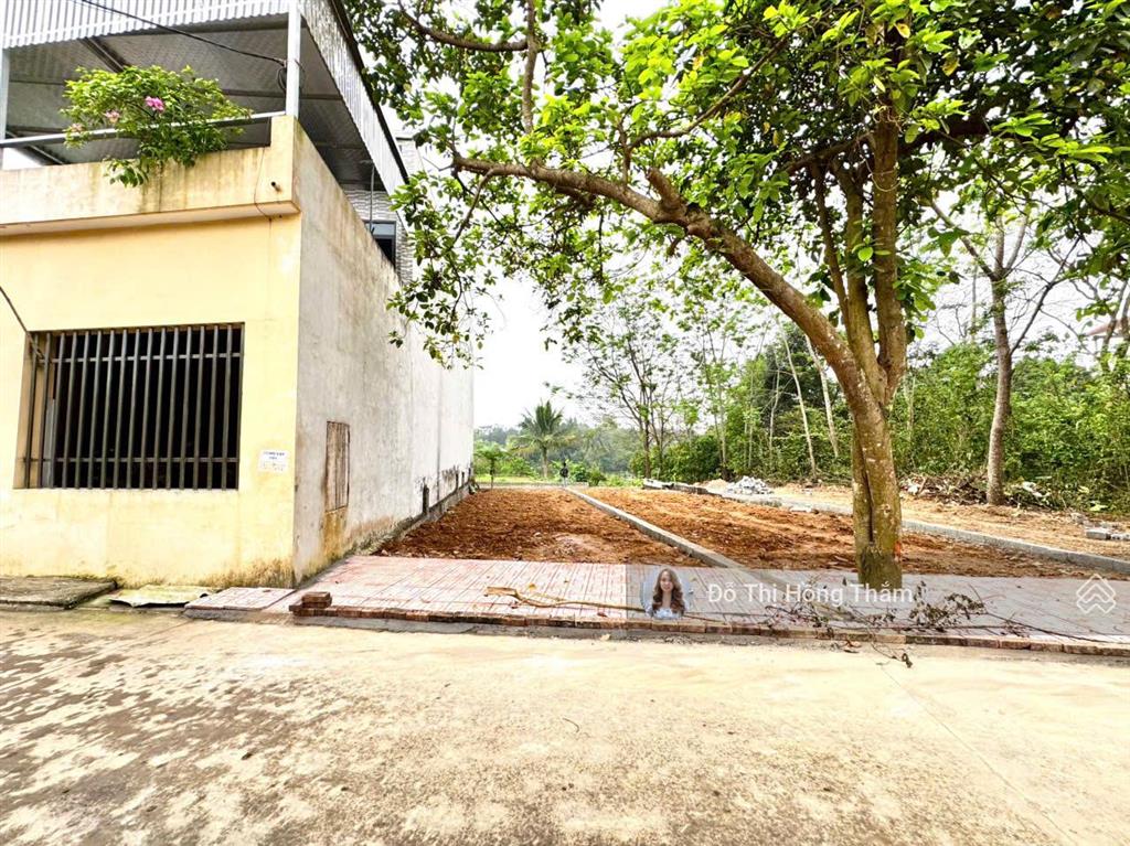 Bán gấp 104m2 nằm trong khu dân cư giàu có tại thôn xuân thủy, cách ql21a 150m, giá chỉ 2,9 tỷ