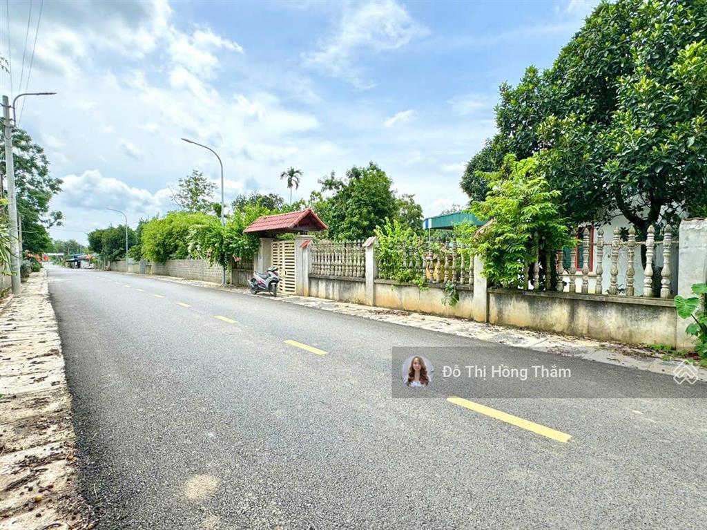 Bán mảnh đất 500m2 có sẵn nhà bám đường trải nhựa 12m tại tiểu khu mòng, tt lương sơn, giá cắt lỗ