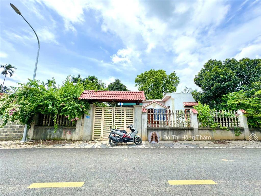 Bán mảnh đất 500m2 có sẵn nhà bám đường trải nhựa 12m tại tiểu khu mòng, tt lương sơn, giá cắt lỗ