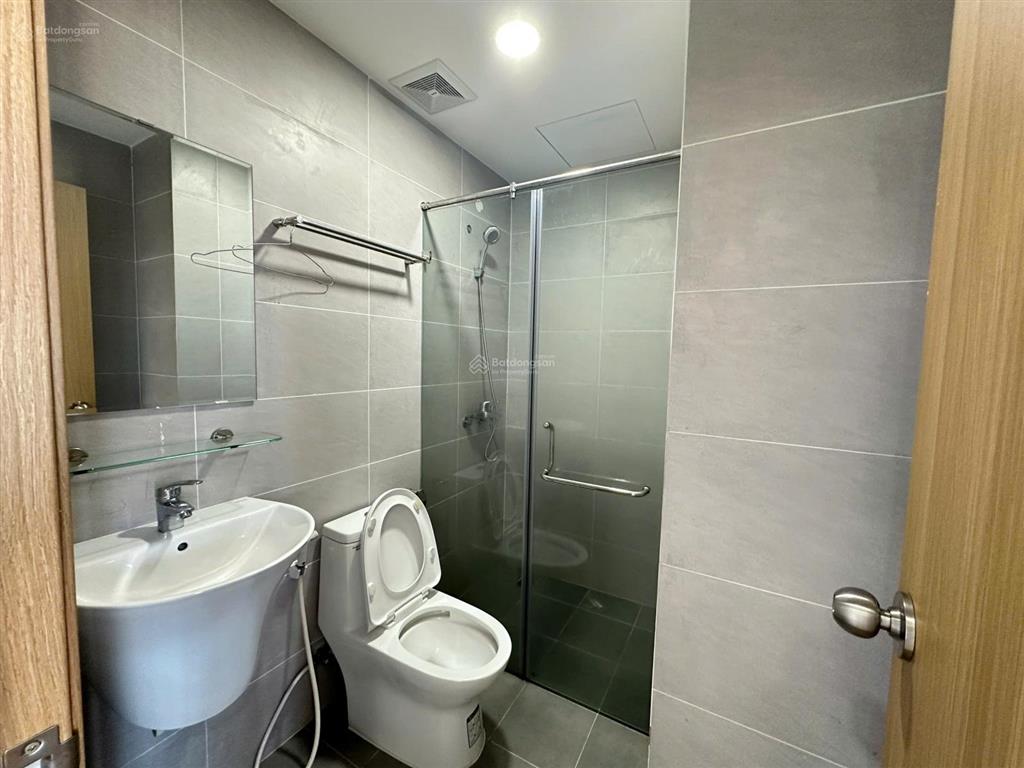 Cho thuê căn hộ bcons bee 2pn2wc có 2 máy lạnh, bếp từ, 6 triệu/tháng