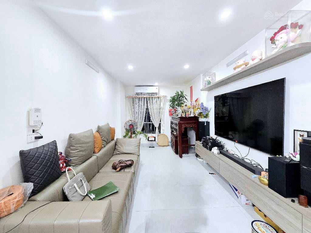 Bán gấp nhà tứ hiệp ô tô ,nhà mới koong ,thang máy ,diện tích rộng giá nhỉnh 8 tỷ
