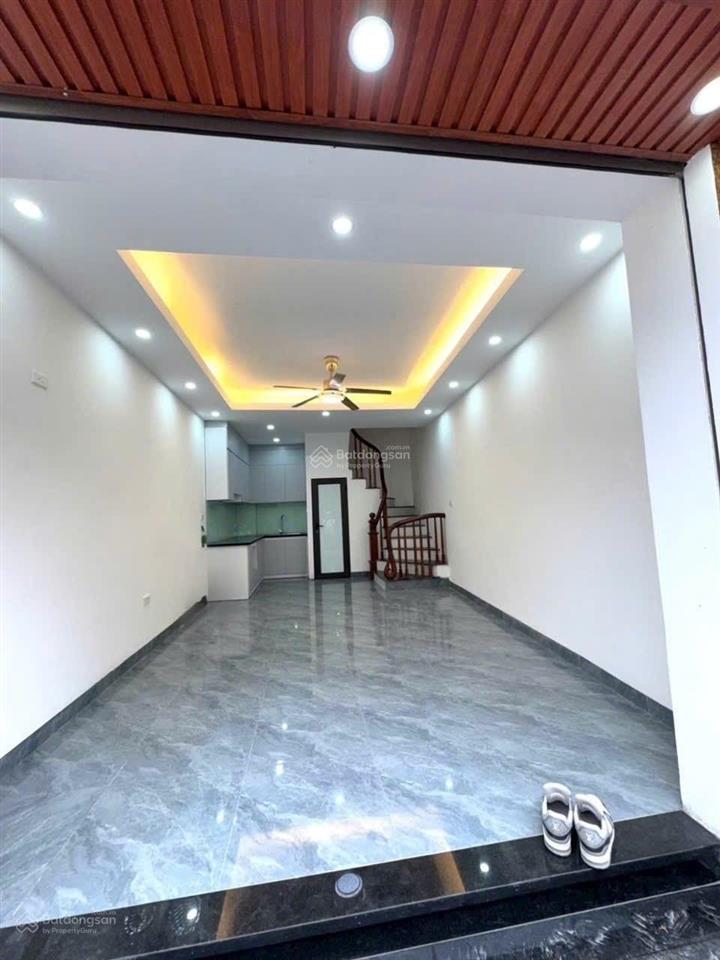 Nhà đẹp hoàng mai  ô tô đỗ cửa  4.68 tỷ 30m2 4 tầng mặt tiền rộng