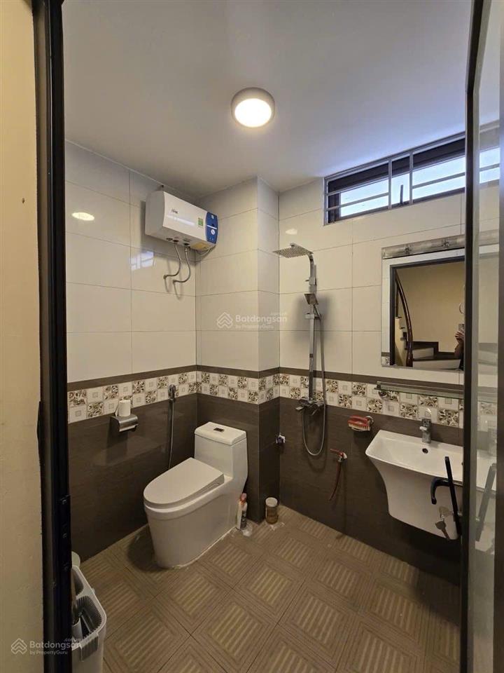 Nhà phố lĩnh nam  vị trí đắc địa  35m  4 tầng  ô tô ngủ trong nhà
