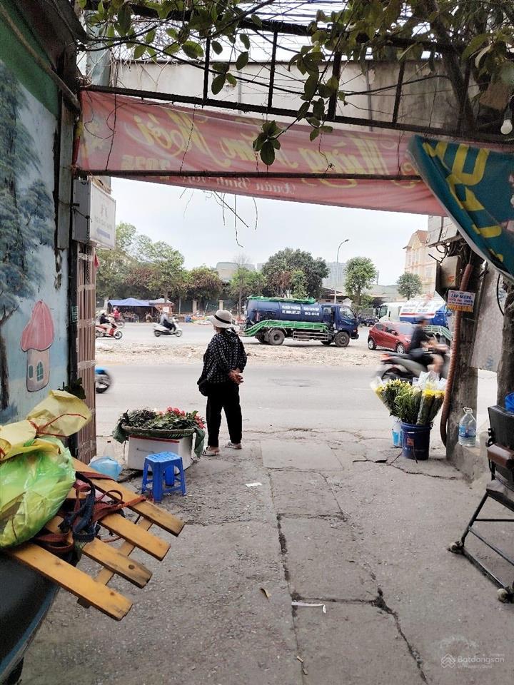 Nhà phố lĩnh nam  vị trí đắc địa  35m  4 tầng  ô tô ngủ trong nhà