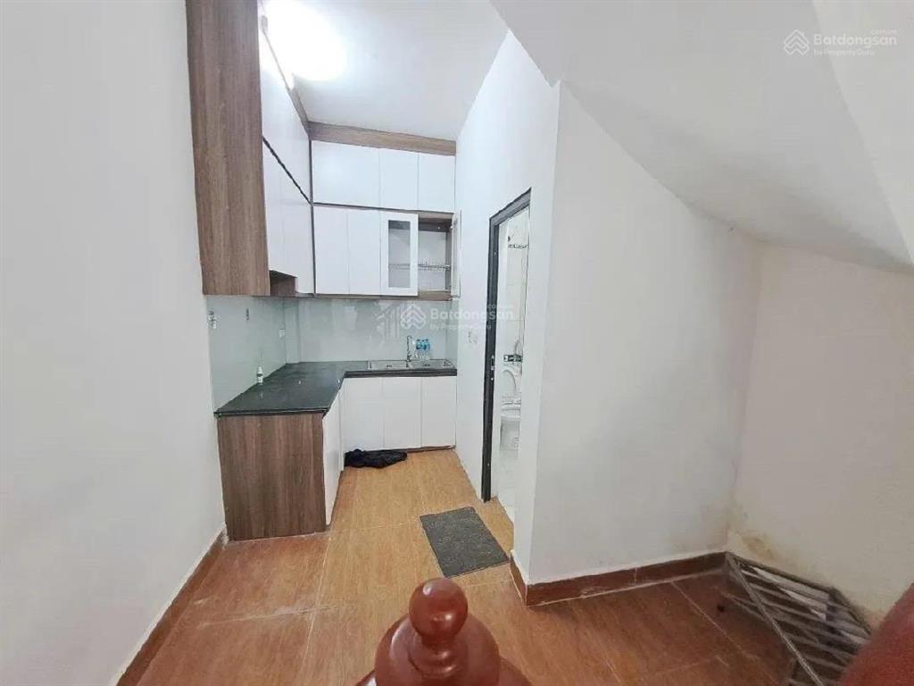 Nhà đẹp lĩnh nam 30m 5 tầng  ngõ rộng vài bước chân ra đường lớn