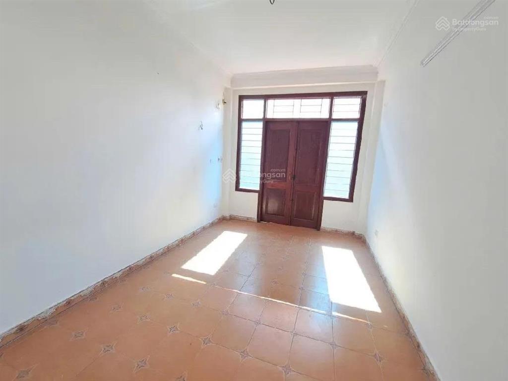 Nhà đẹp lĩnh nam 30m 5 tầng  ngõ rộng vài bước chân ra đường lớn