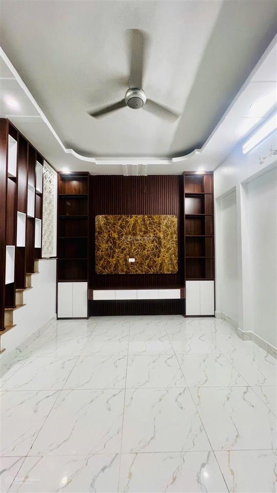 Nhà đẹp lĩnh nam ô tô cách vài bước hai mặt thoáng ngõ thông tứ tung