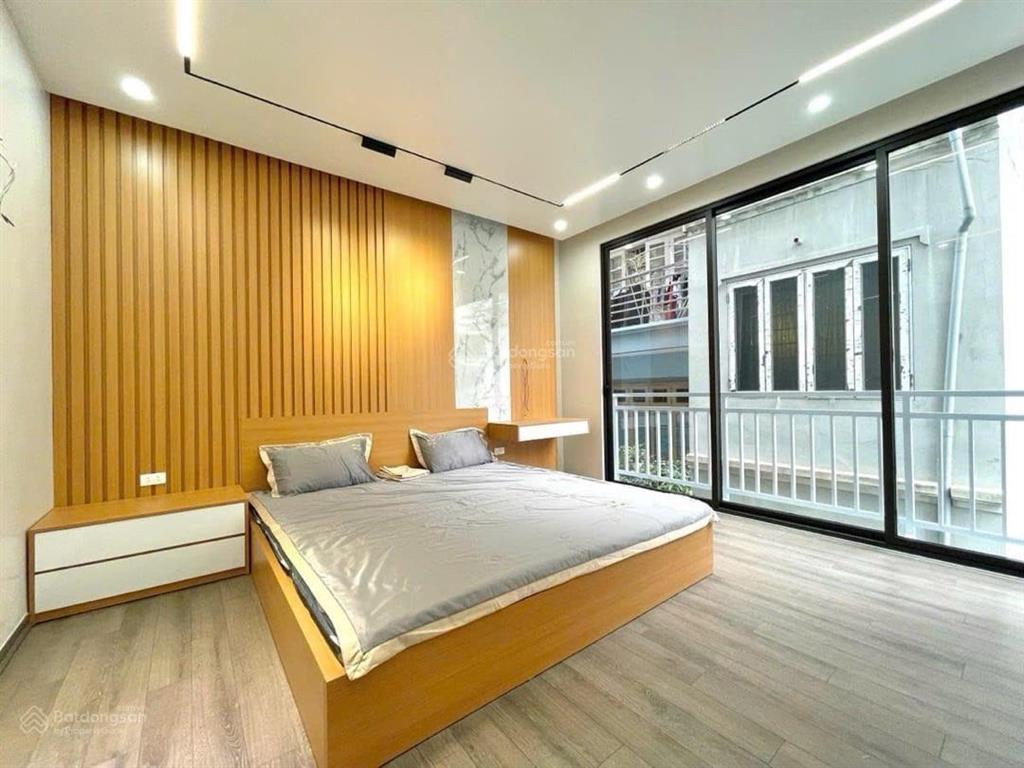 Hàng hiếm giáp bát mặt ngõ kinh doanh 1 nhà ra phố chợ 31,3m 5 tầng mặt tiền 5,2m
