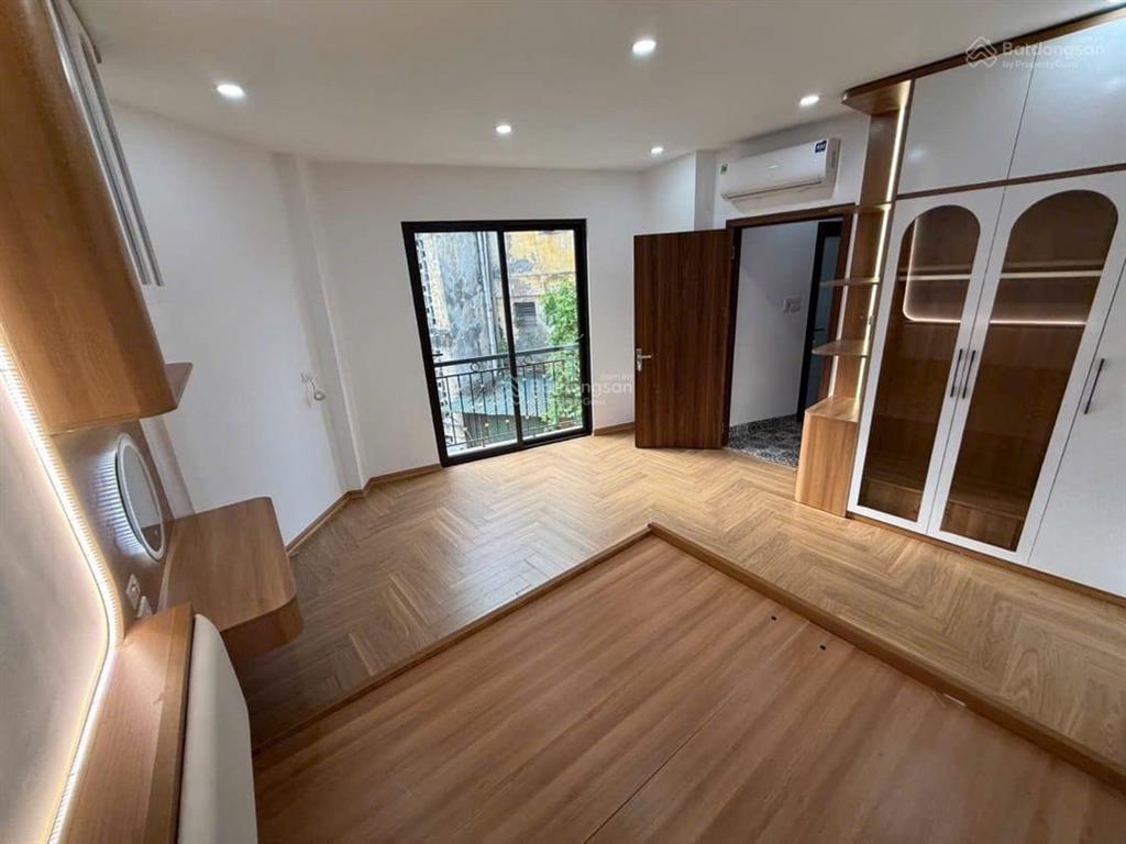 Siêu phẩm bạch mai 5 tầng thang máy mặt tiền siêu rộng ngõ ôtô tránh 30m ra phố