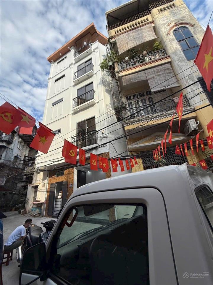 Siêu phẩm bạch mai 5 tầng thang máy mặt tiền siêu rộng ngõ ôtô tránh 30m ra phố