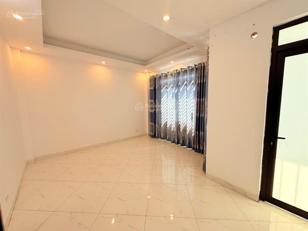 Bán nhà vĩnh hưng  30m  6 tầng  mặt tiền 5m  30m ra ô tô  giá nhỉnh 6 tỷ