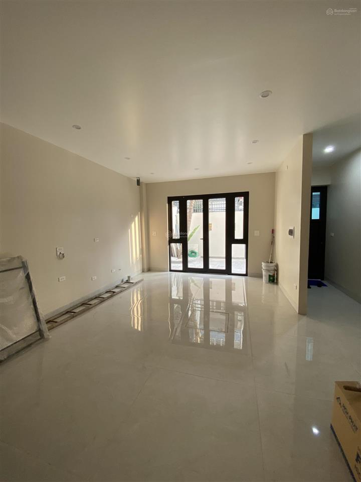 Cho thuê mặt bằng tầng 1  mặt ngõ thông  xe tải tránh  165m²  giá 22 triệu/th