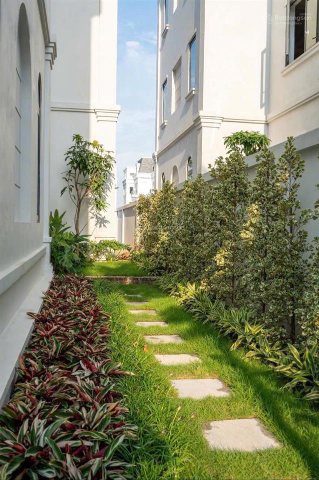 Giảm sâu 35% biệt thự solasta nam cường giá 150tr/m2 nhận nhà ngay. giá 25 tỷ. 0963 689 ***