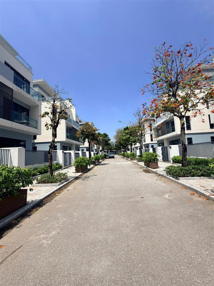 Không đủ tài chính, nợ bank. cần bán lỗ sâu biệt thự 198m2 an quý villas. 37 tỷ.  0963 689 ***