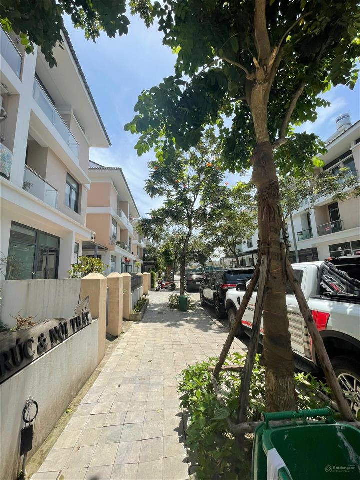 Bán gấp biệt thự an vượng villa 180m2 view hồ thiên văn học, giá 33 tỷ.  0963 689 ***